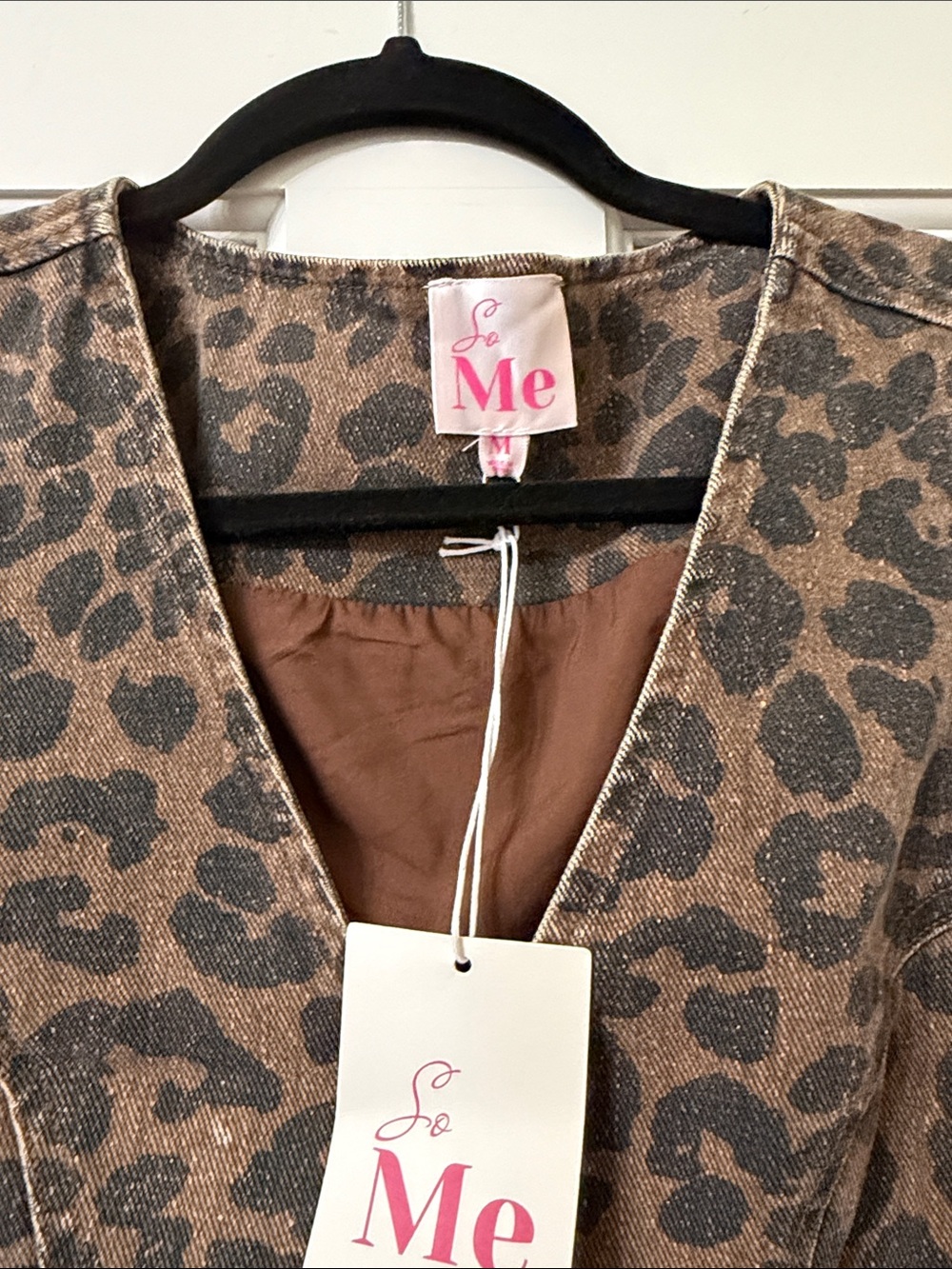 So Me Leopard-Print Buttoned Vest in Brown and Black - Picture 4 of 5